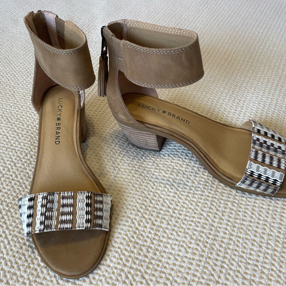 Lucky Brand sandals size 6